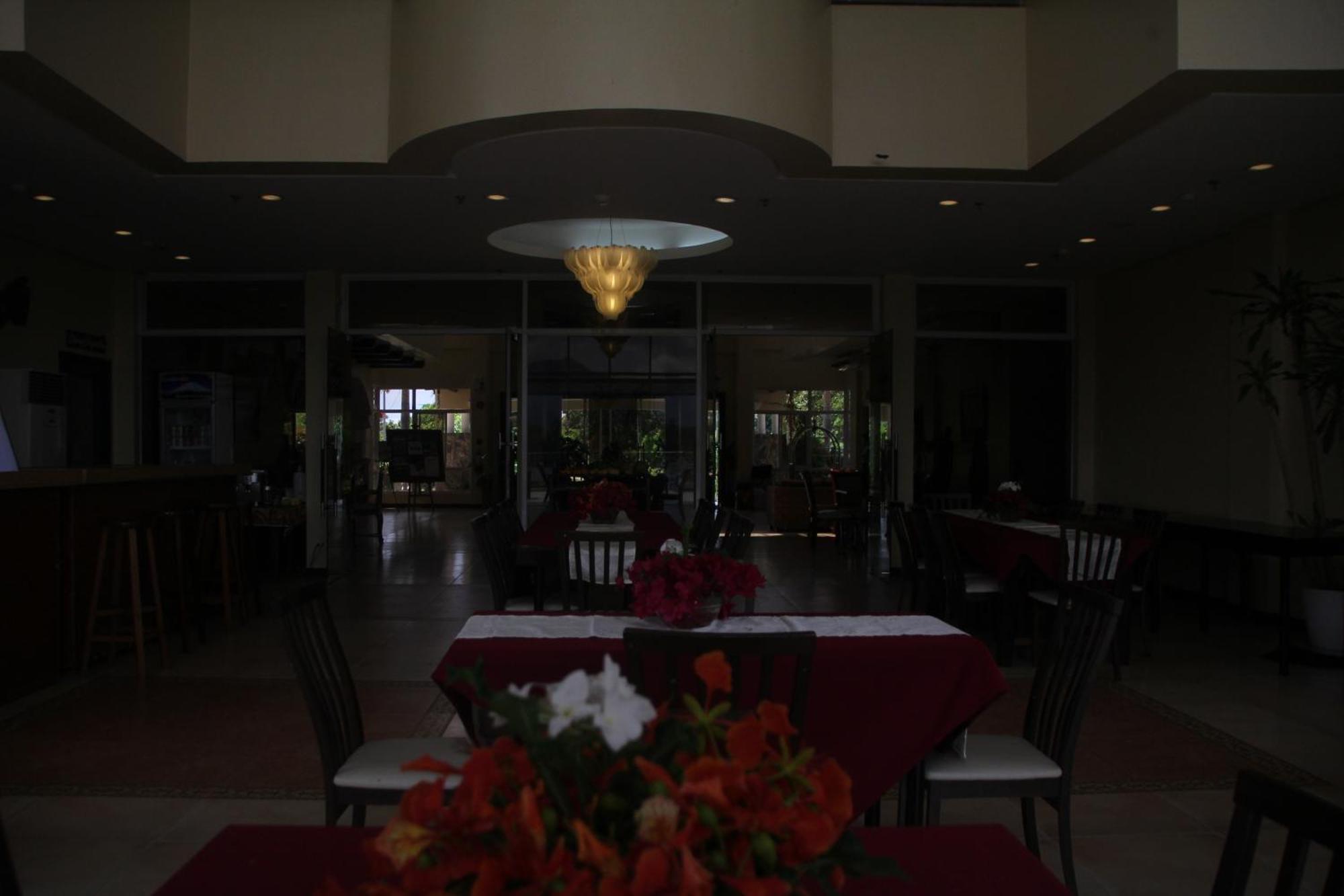 Hotel Palacio Puerto Princesa Bagian luar foto