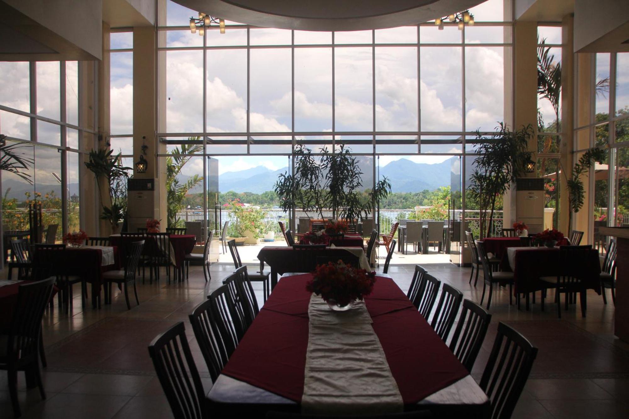 Hotel Palacio Puerto Princesa Bagian luar foto