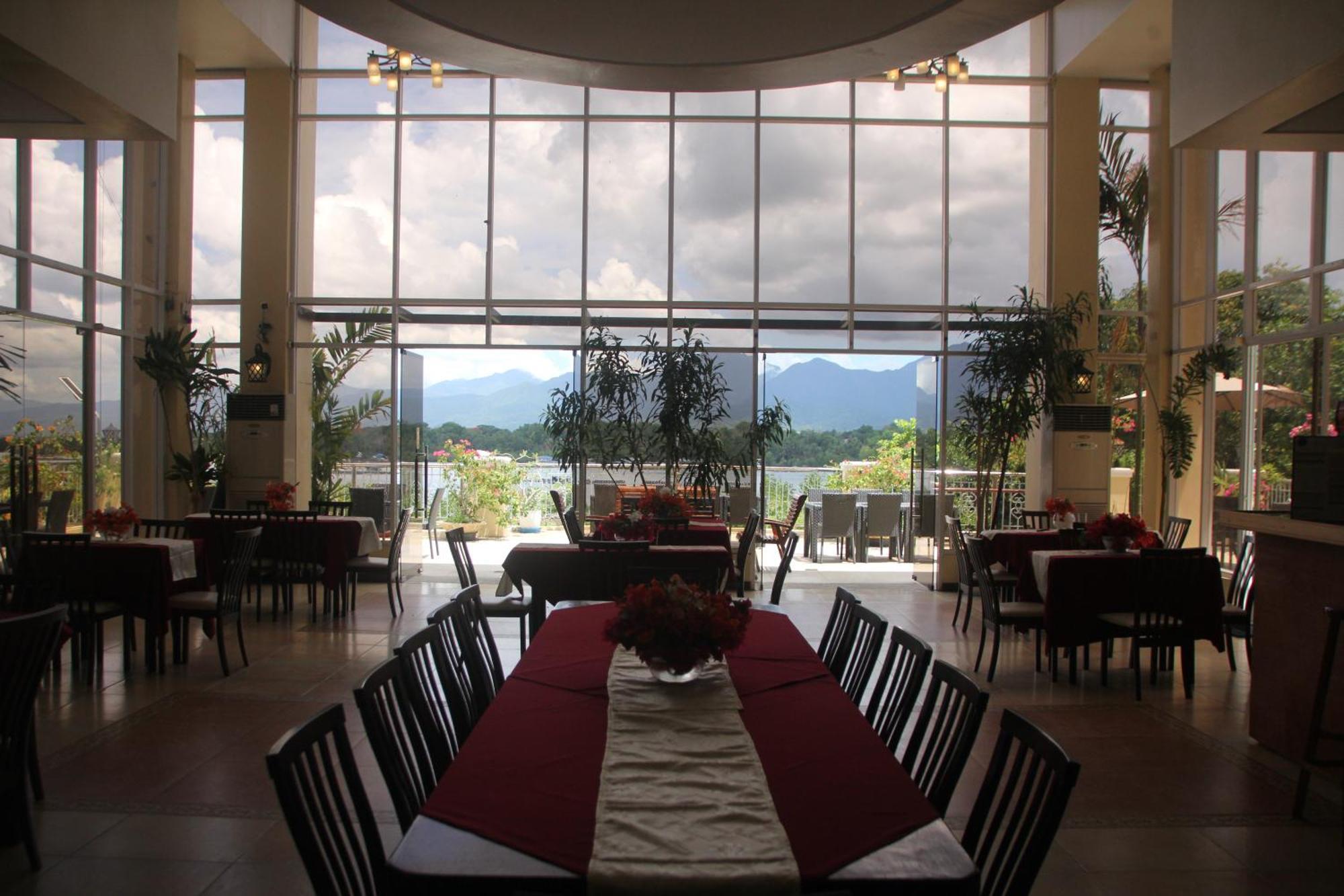 Hotel Palacio Puerto Princesa Bagian luar foto