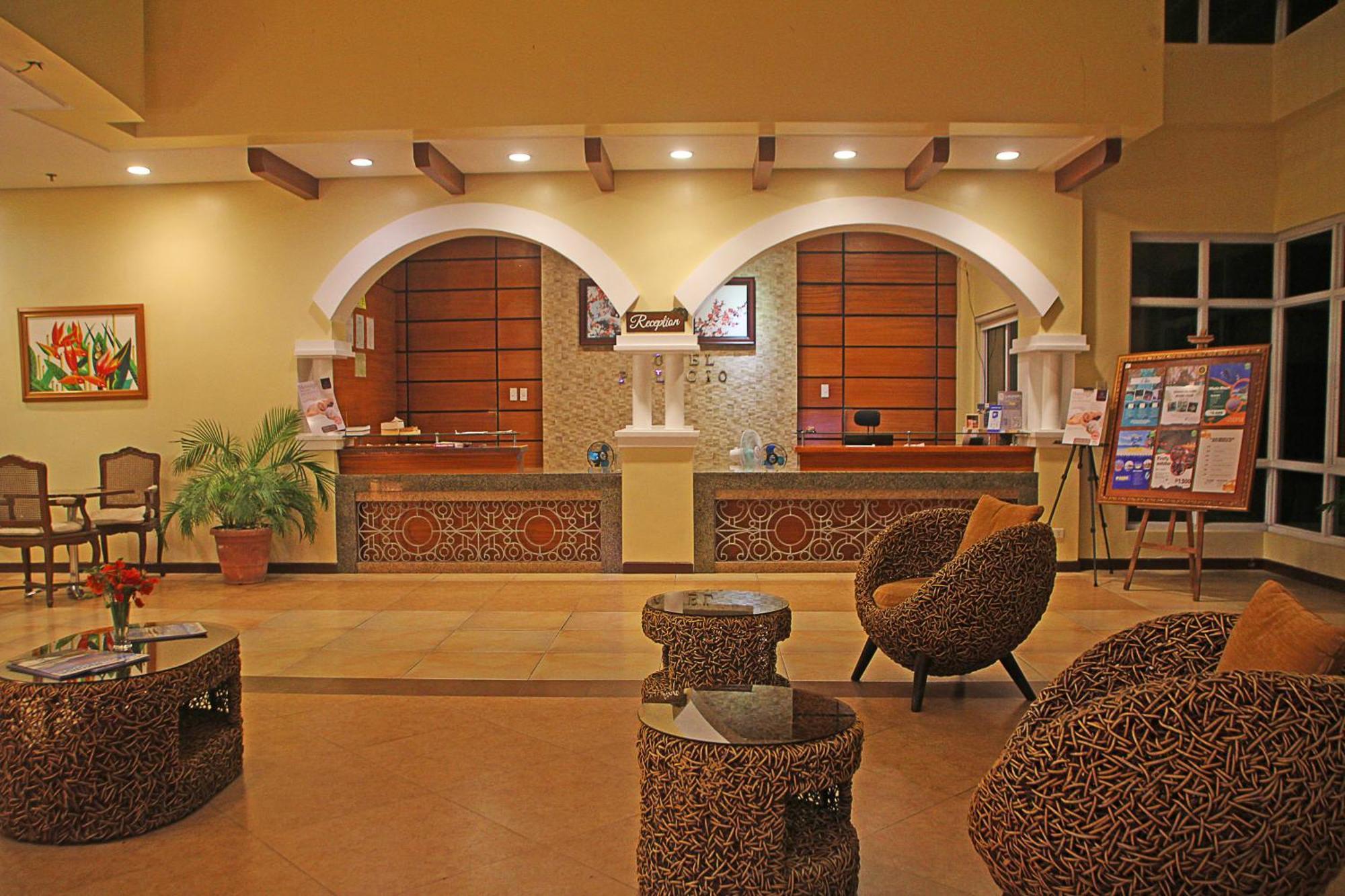 Hotel Palacio Puerto Princesa Bagian luar foto