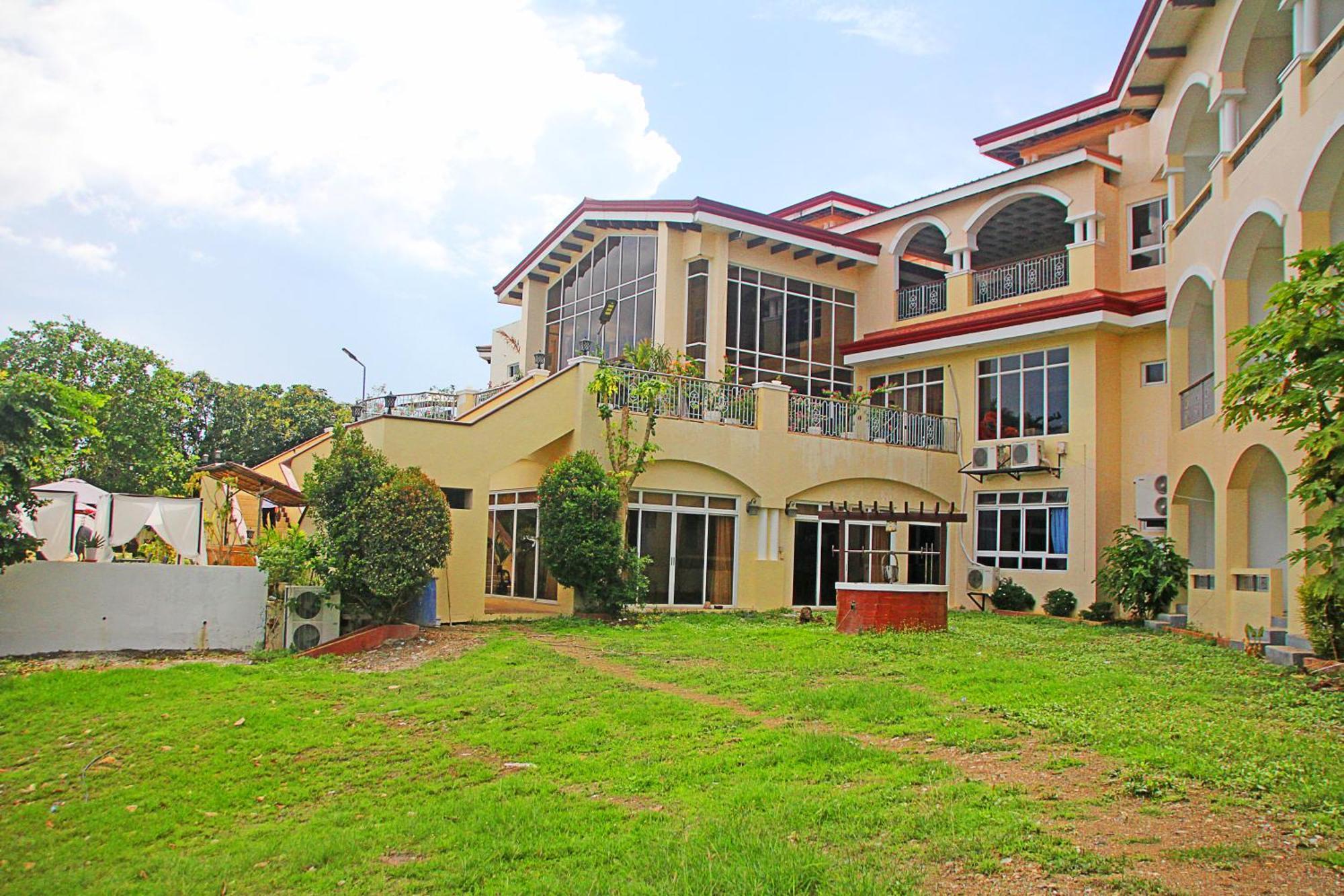 Hotel Palacio Puerto Princesa Bagian luar foto