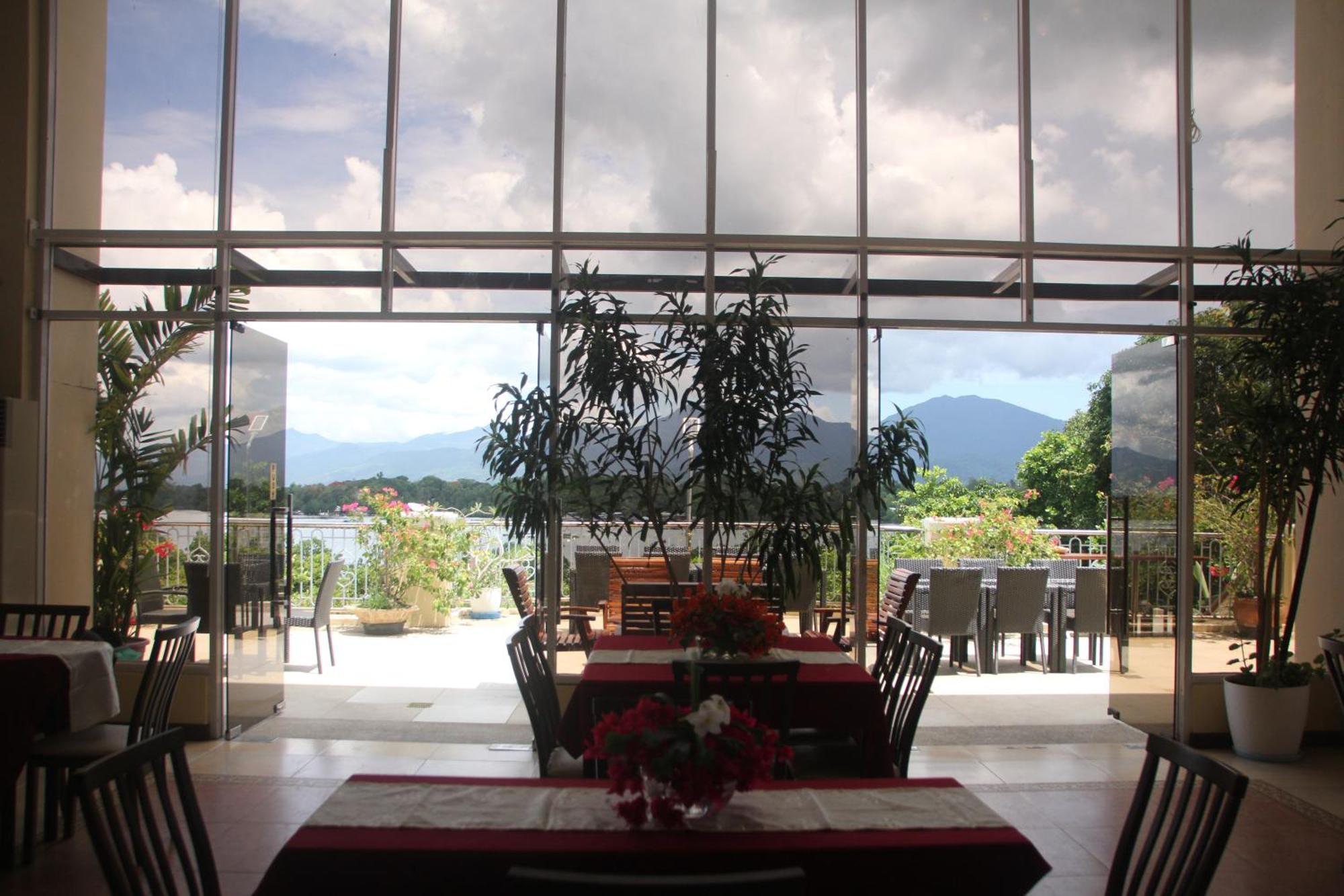 Hotel Palacio Puerto Princesa Bagian luar foto